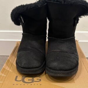 UGG Women's Classic Black Winter Boots